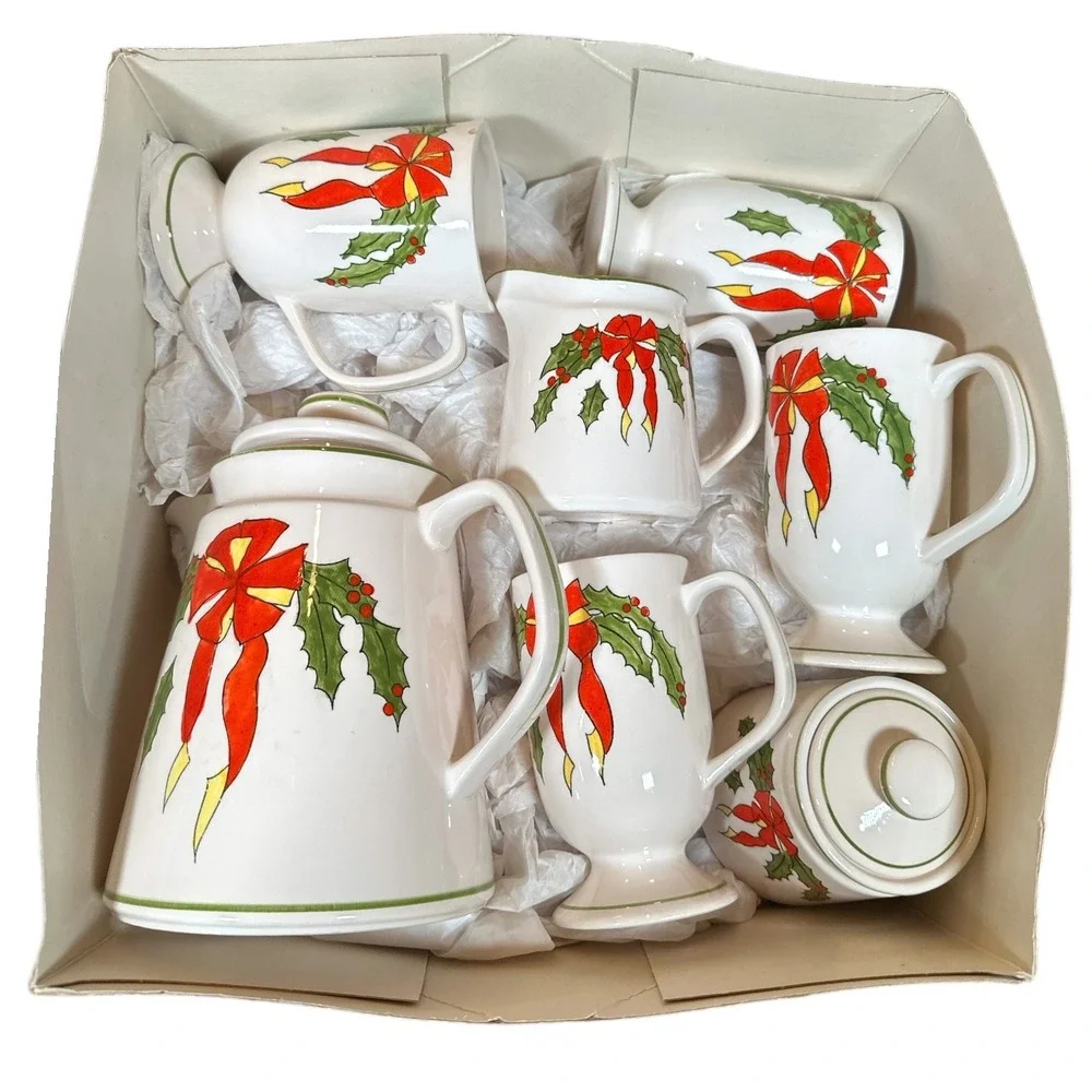 Vintage 1980s-1990s Christmas Holly Bow Ceramic Coffee & Mug Set w/ Original Box